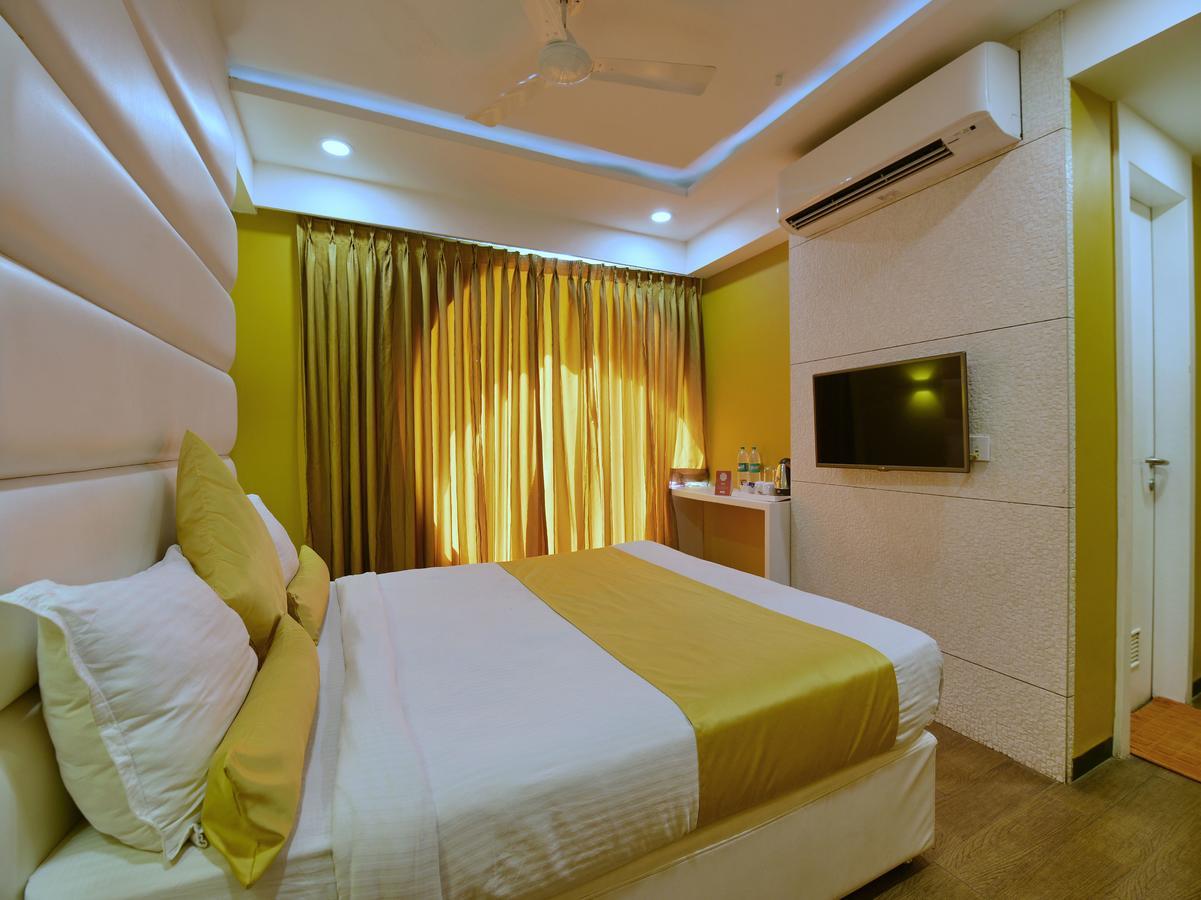 אויאיין Oyo 963 Hotel Rumaya מראה חיצוני תמונה