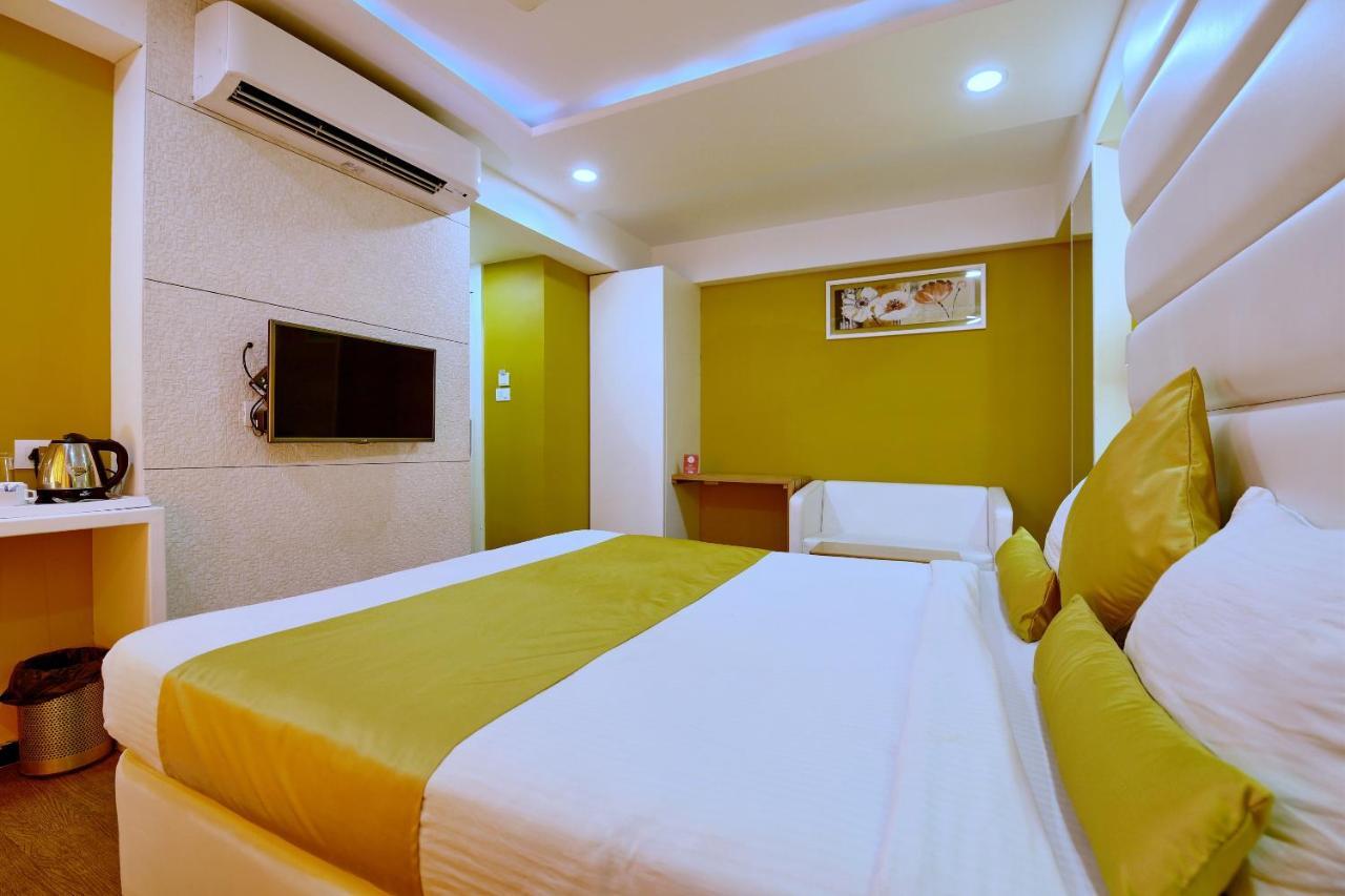 אויאיין Oyo 963 Hotel Rumaya מראה חיצוני תמונה